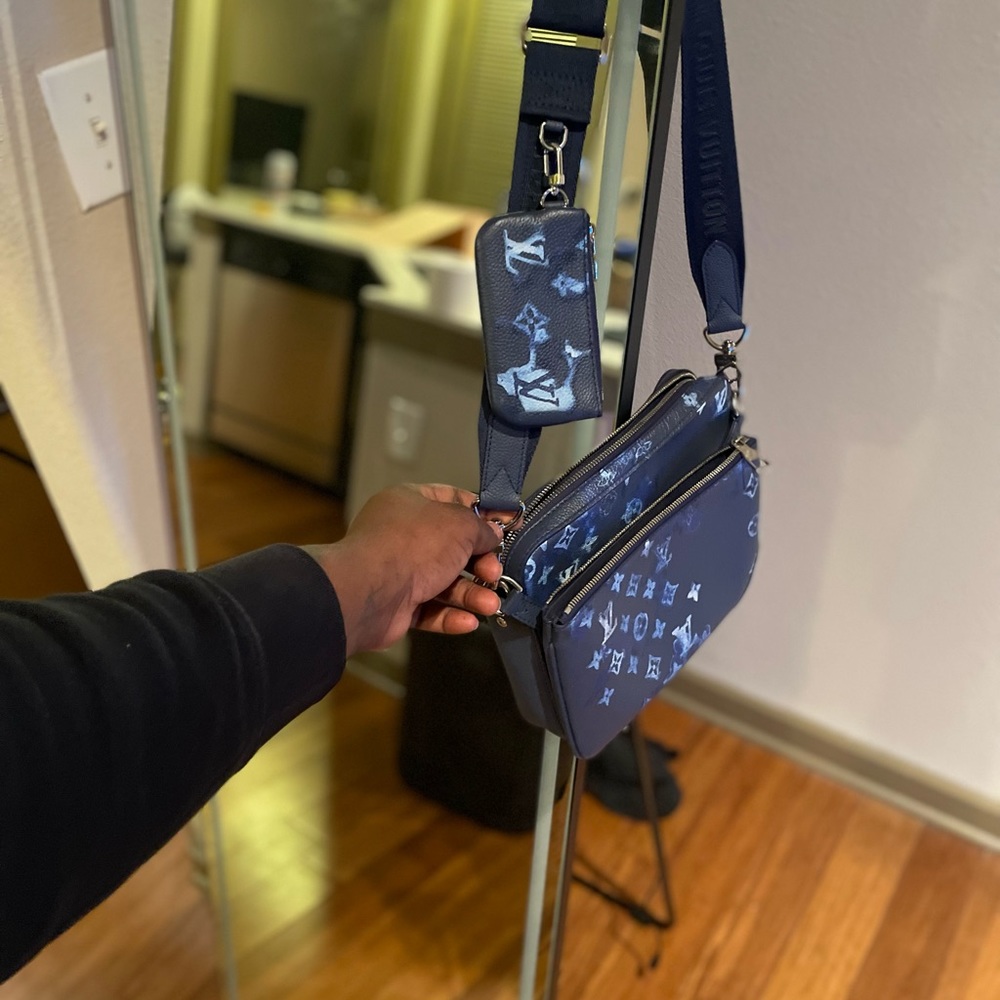 LOUIS VUITTON TRIO MESSENGER BAG - Picture 6 of 13